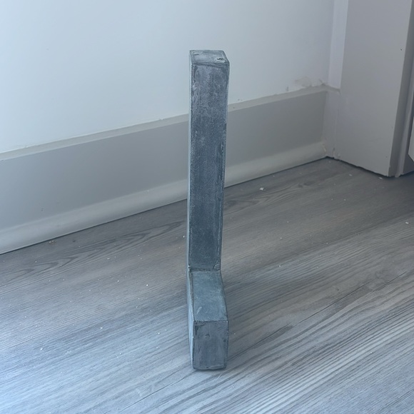 Anthropology Metal L Initial Wall Decoration/Accent - Picture 2 of 4